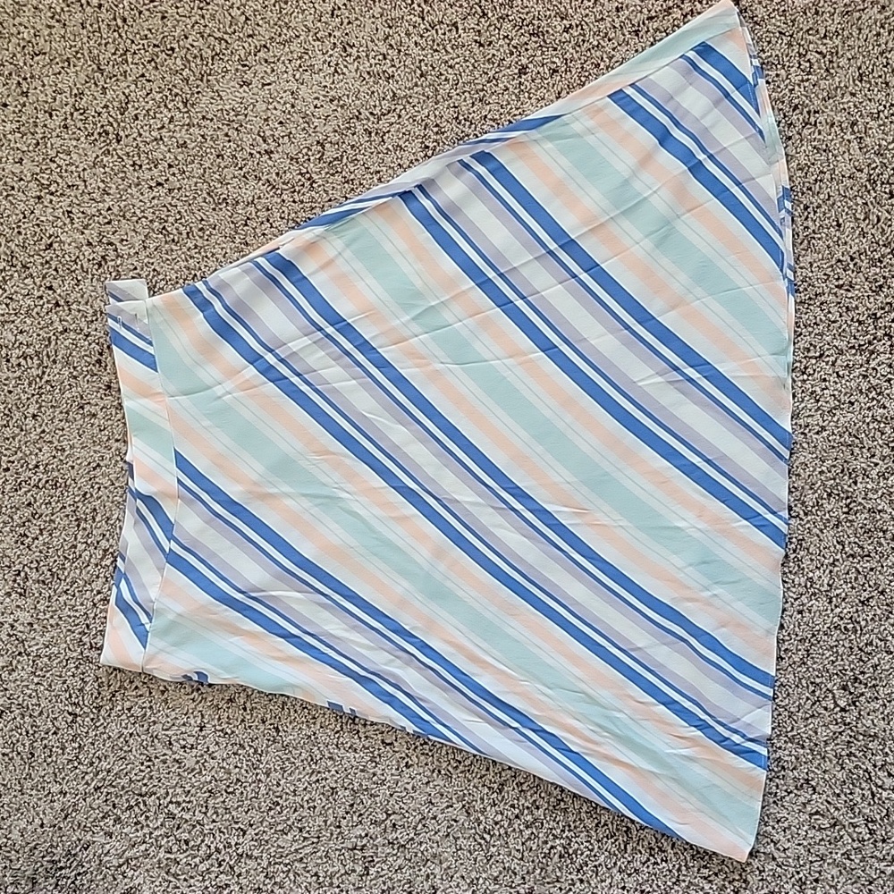 Midi length side zip skirt